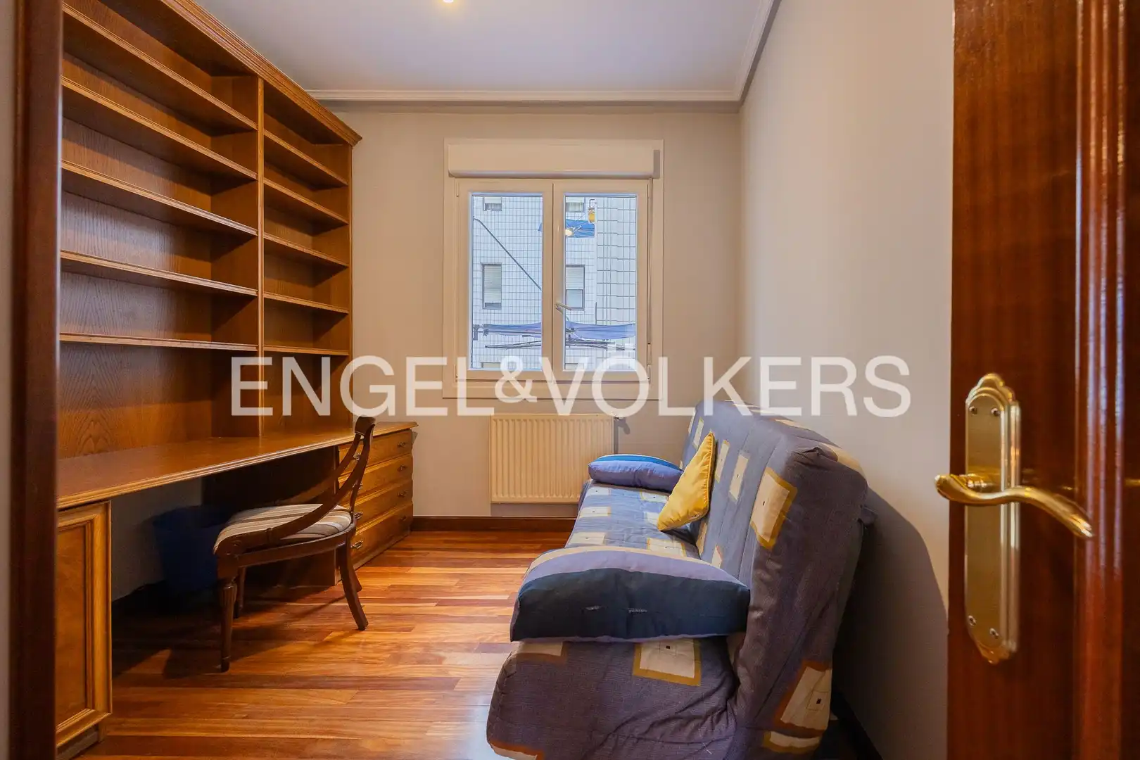 Wohnzimmer von Wohnung zum Verkauf in Bilbao  mit Heizung, Parkett und Balkon
