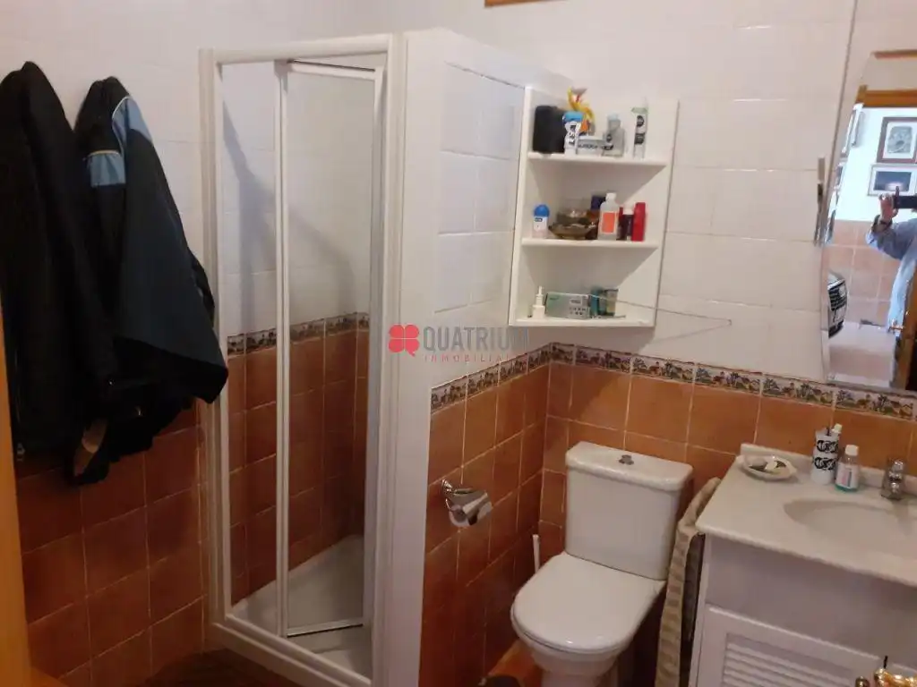 Baño de Casa o chalet en venta en Santiago de Compostela  con Calefacción, Terraza y Trastero