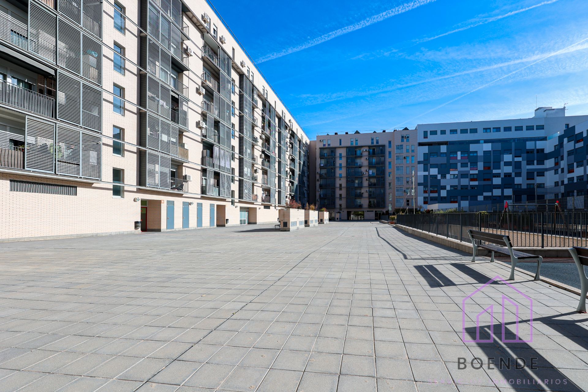 Vista exterior de Pis en venda en Alcalá de Henares amb Aire condicionat, Calefacció i Parquet