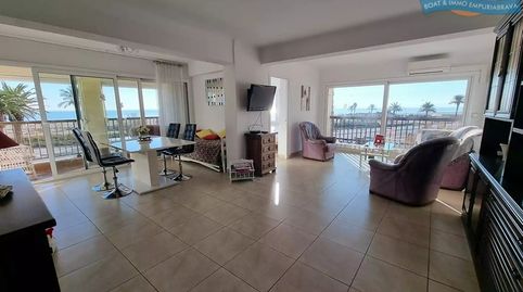 Encantador Piso en Primera Línea de Mar en Empuriabrava, imatge 4