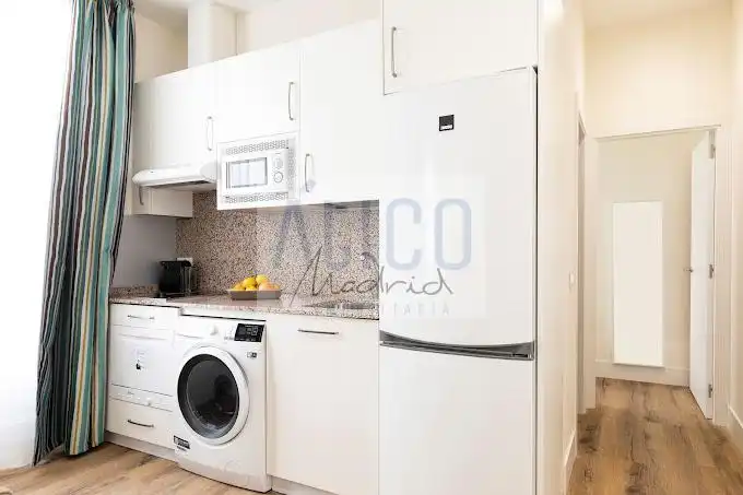 Kitchen of Flat for rent in Madrid  with Air Conditioner, Heating and Furnished