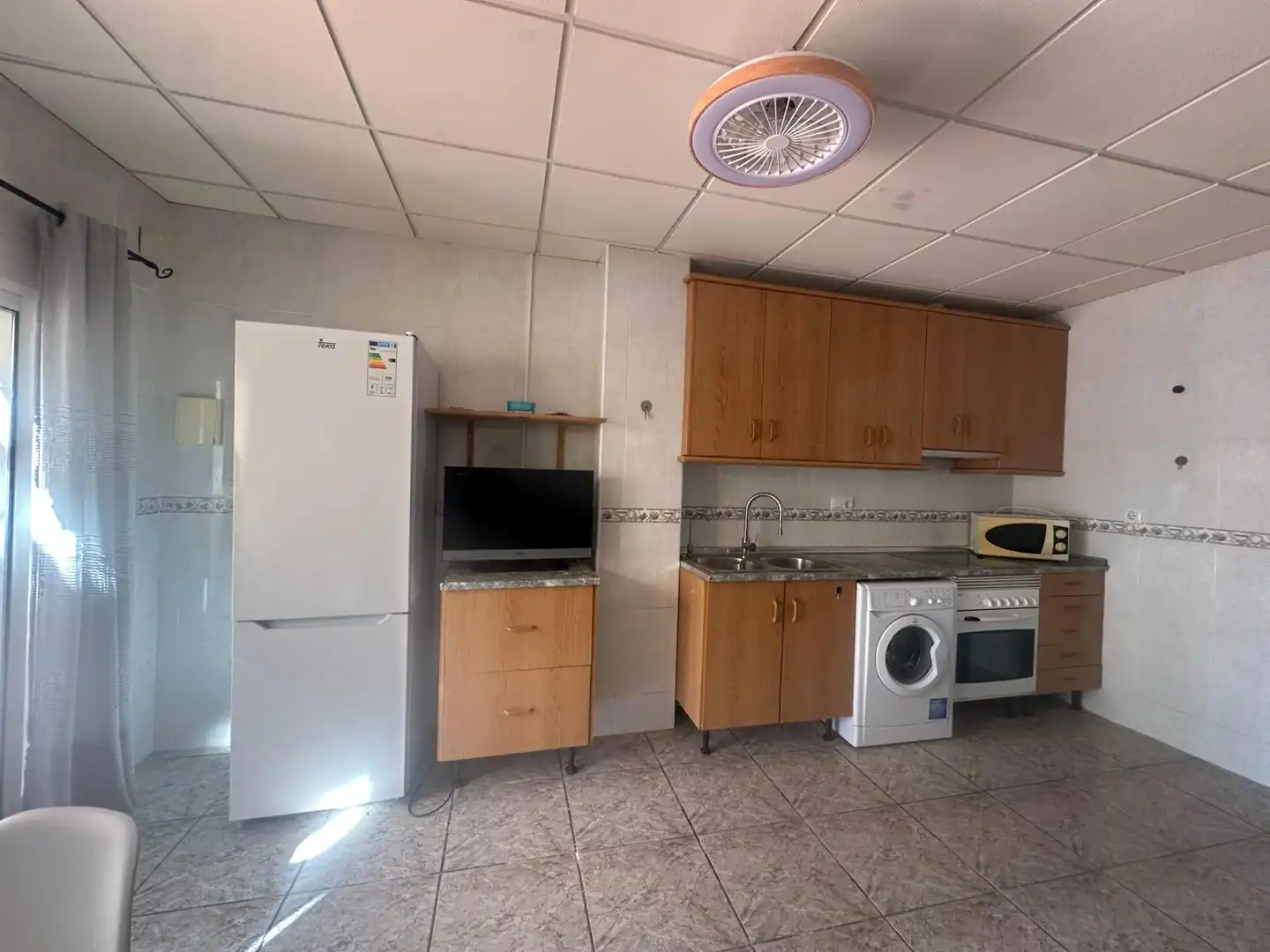 Küche von Wohnung zum Verkauf in Cartagena mit Klimaanlage, Privatgarten und Möbliert