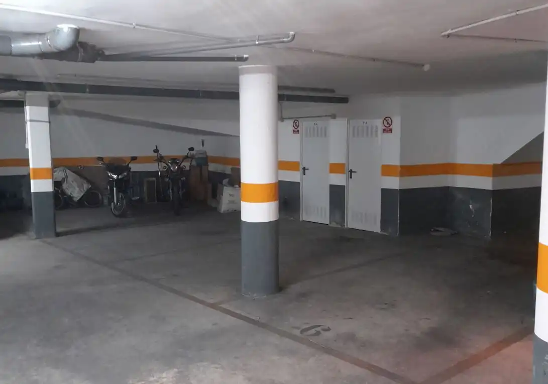 Parkplatz von Garage zum Verkauf in Alcàsser