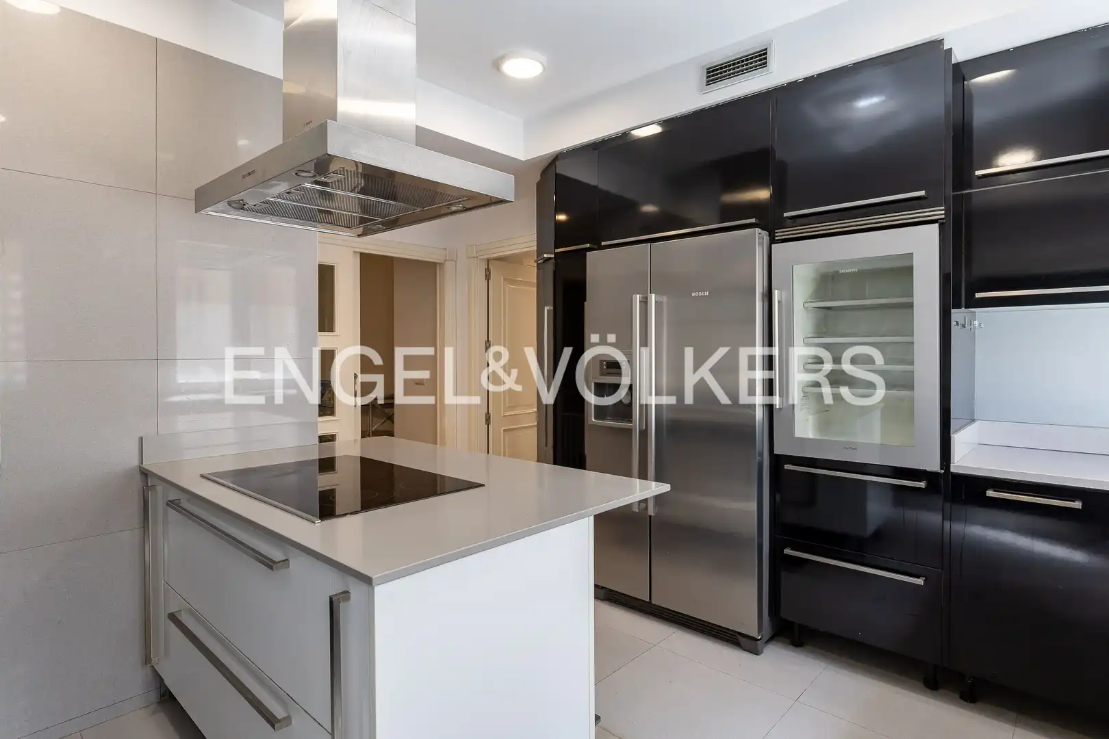 Kitchen of Flat for rent in Madrid  with Air Conditioner, Heating and Parquet flooring