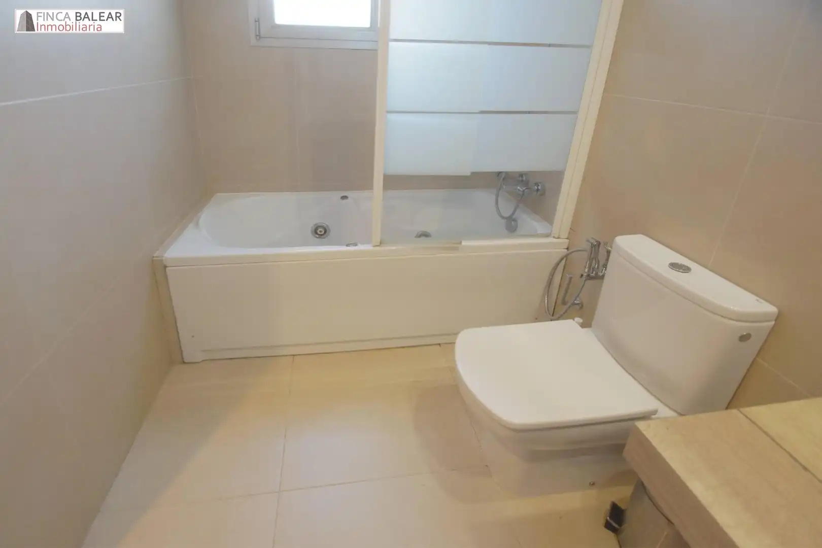 Bany de Casa o xalet en venda en Alcúdia amb Aire condicionat, Jardí privat i Piscina
