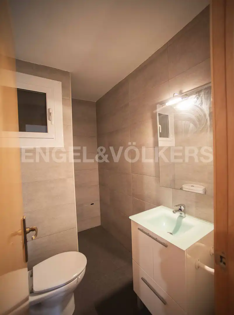 Bathroom of Flat for rent in Barcelona  with Air Conditioner, Heating and Parquet flooring
