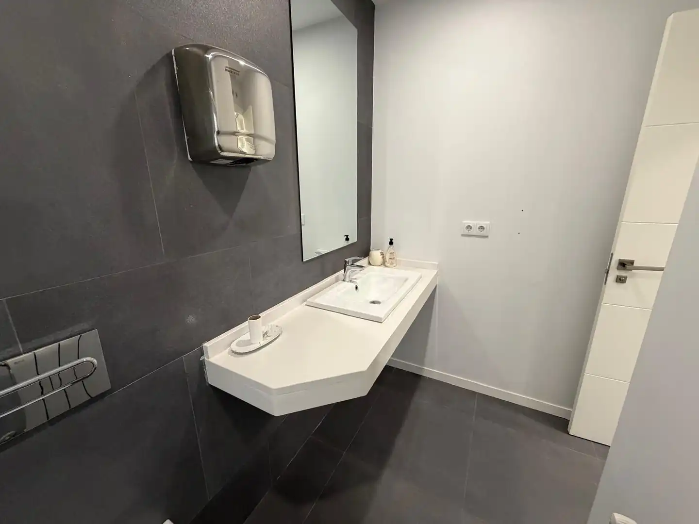 Bathroom of Flat for sale in Cuenca  with Air Conditioner