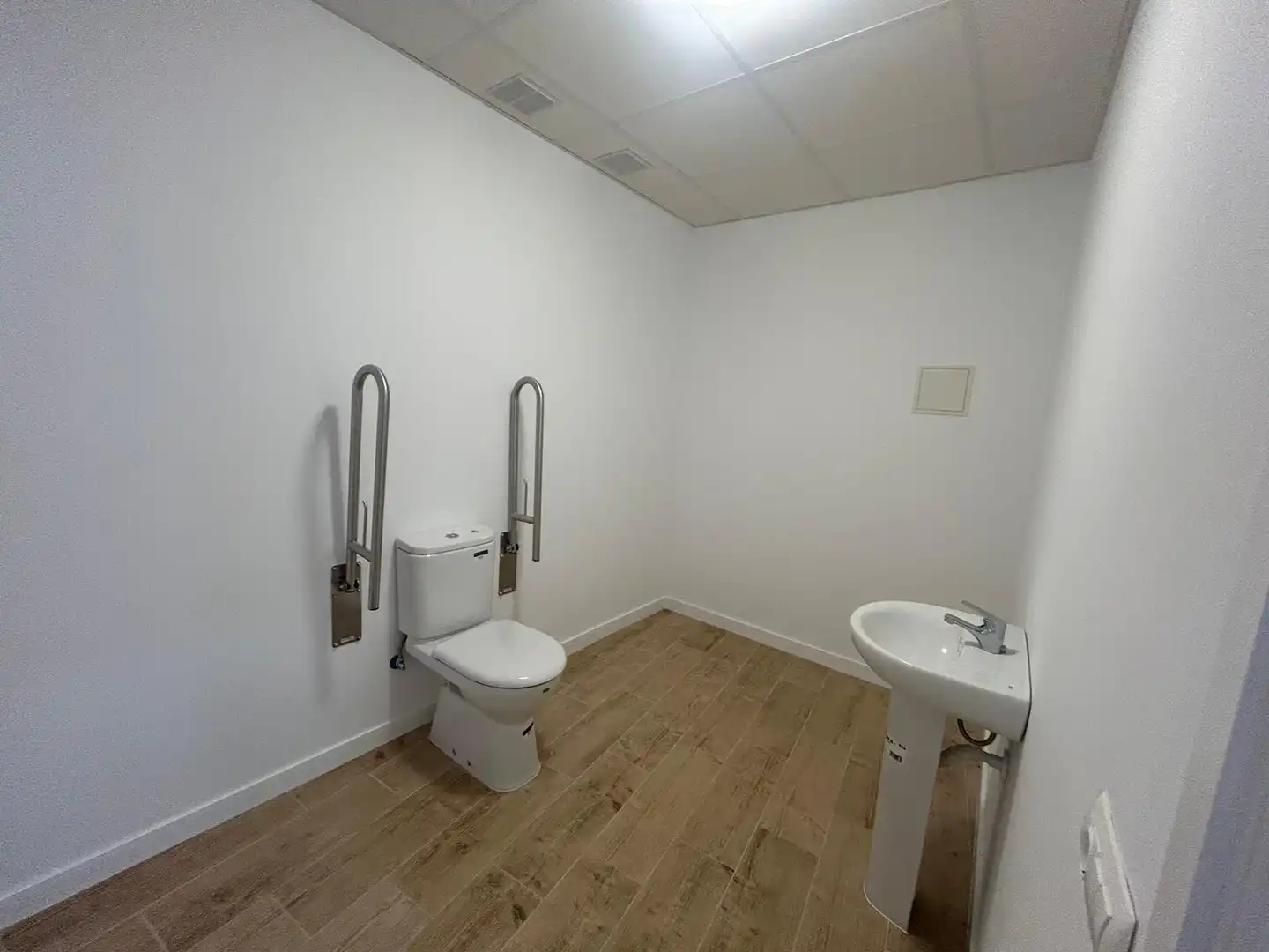 Bany de Local de lloguer en Cádiz