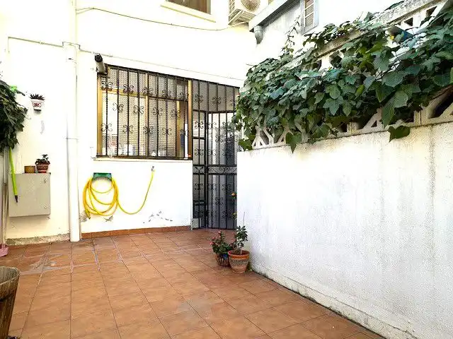 Garten von Einfamilien-Reihenhaus zum Verkauf in Sant Boi de Llobregat mit Klimaanlage, Heizung und Terrasse