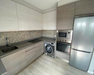 Cuina de Apartament de lloguer en Gijón  amb Calefacció, Parquet i Moblat