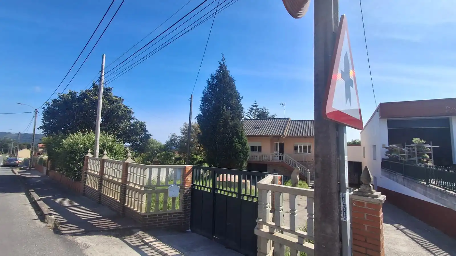 Vista exterior de Casa o xalet en venda en Porto do Son amb Jardí privat, Terrassa i Traster