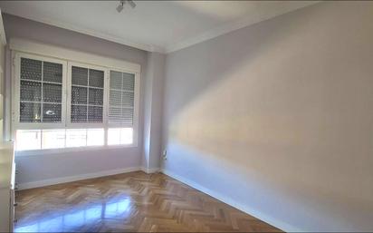 Bedroom of Flat to rent in  Madrid Capital  with Air Conditioner, Heating and Private garden