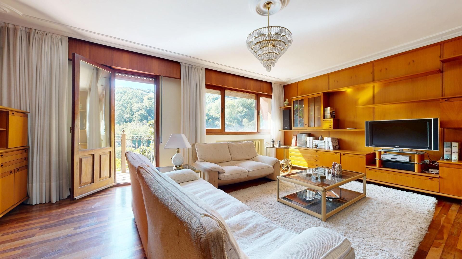 Sala d'estar de Casa o xalet en venda en Laudio / Llodio amb Calefacció, Jardí privat i Traster