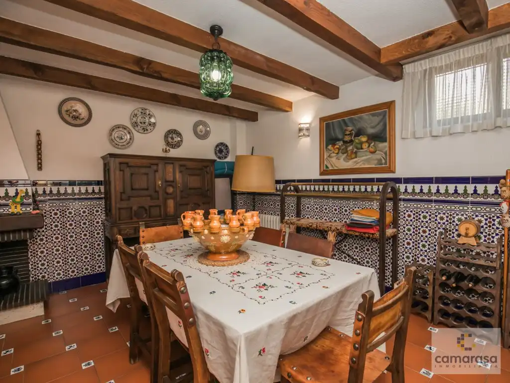 Comedor de Casa o chalet en venta en Ávila con Jardín privado, Piscina y Piscina comunitaria