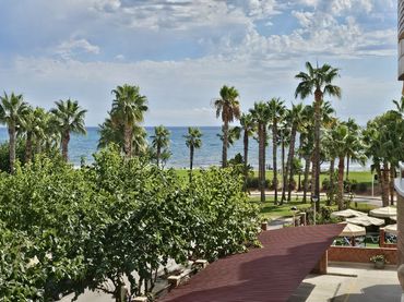 Apartment mit Pool zum Verkauf in Amplaries 15