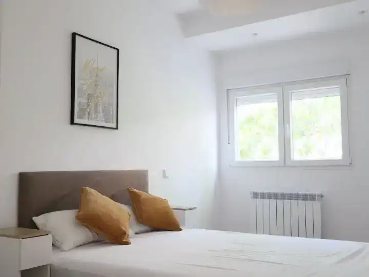 Schlafzimmer von Wohnung zur Miete in  Madrid Capital mit Klimaanlage