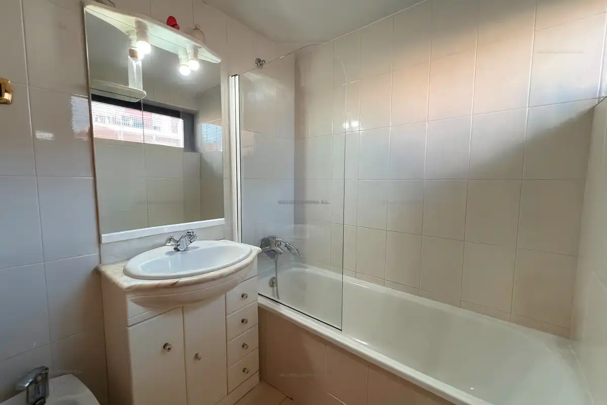 Baño de Piso en venta en Mollet del Vallès con Aire acondicionado, Calefacción y Trastero