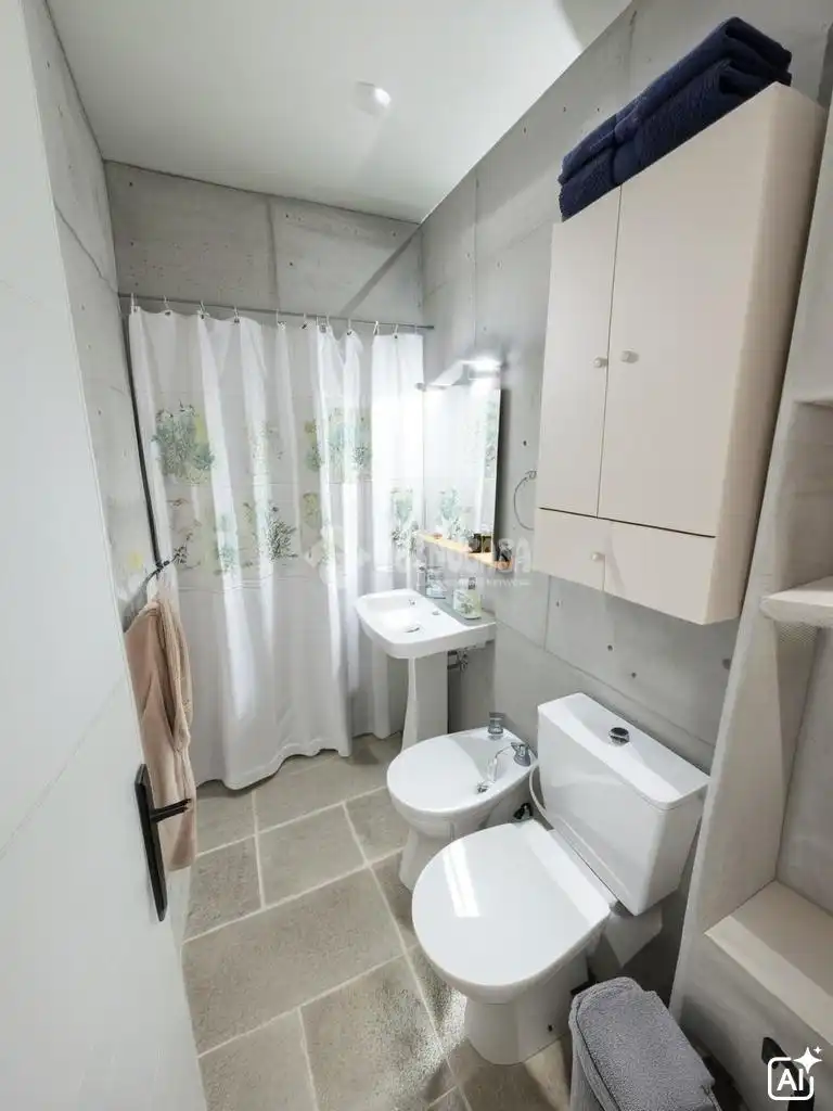 Baño de Piso en venta en Parla con Aire acondicionado y Calefacción
