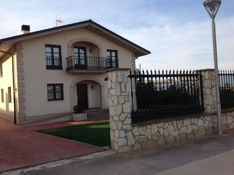 Vista exterior de Casa o chalet en venta en Nájera con Jardín privado, Terraza y Trastero