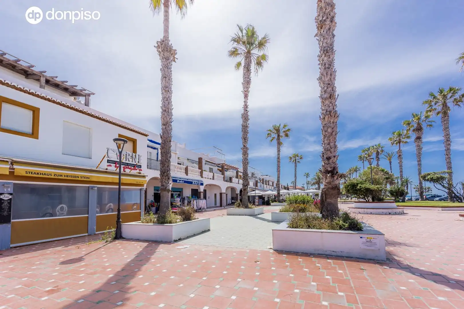 Commercial properties for sale in Calle Calle Paseo Marítimo, 1, Salobreña Costa
