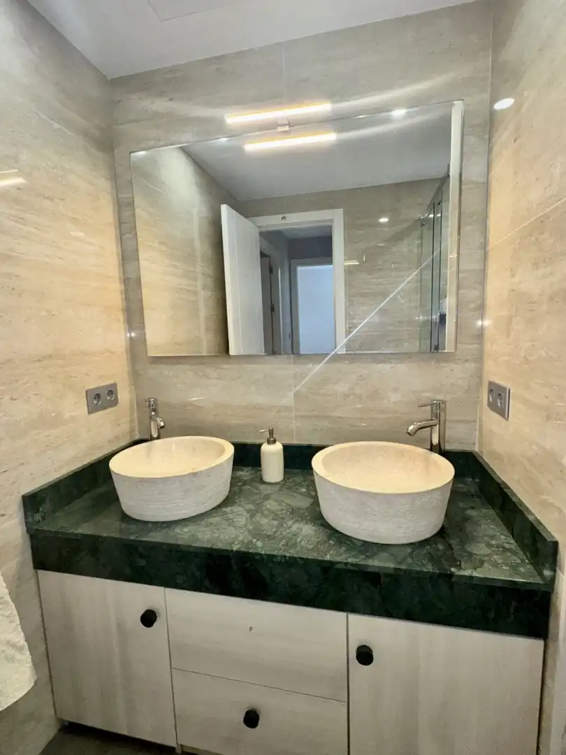 Baño de Piso en venta en Tomares con Aire acondicionado, Calefacción y Piscina comunitaria