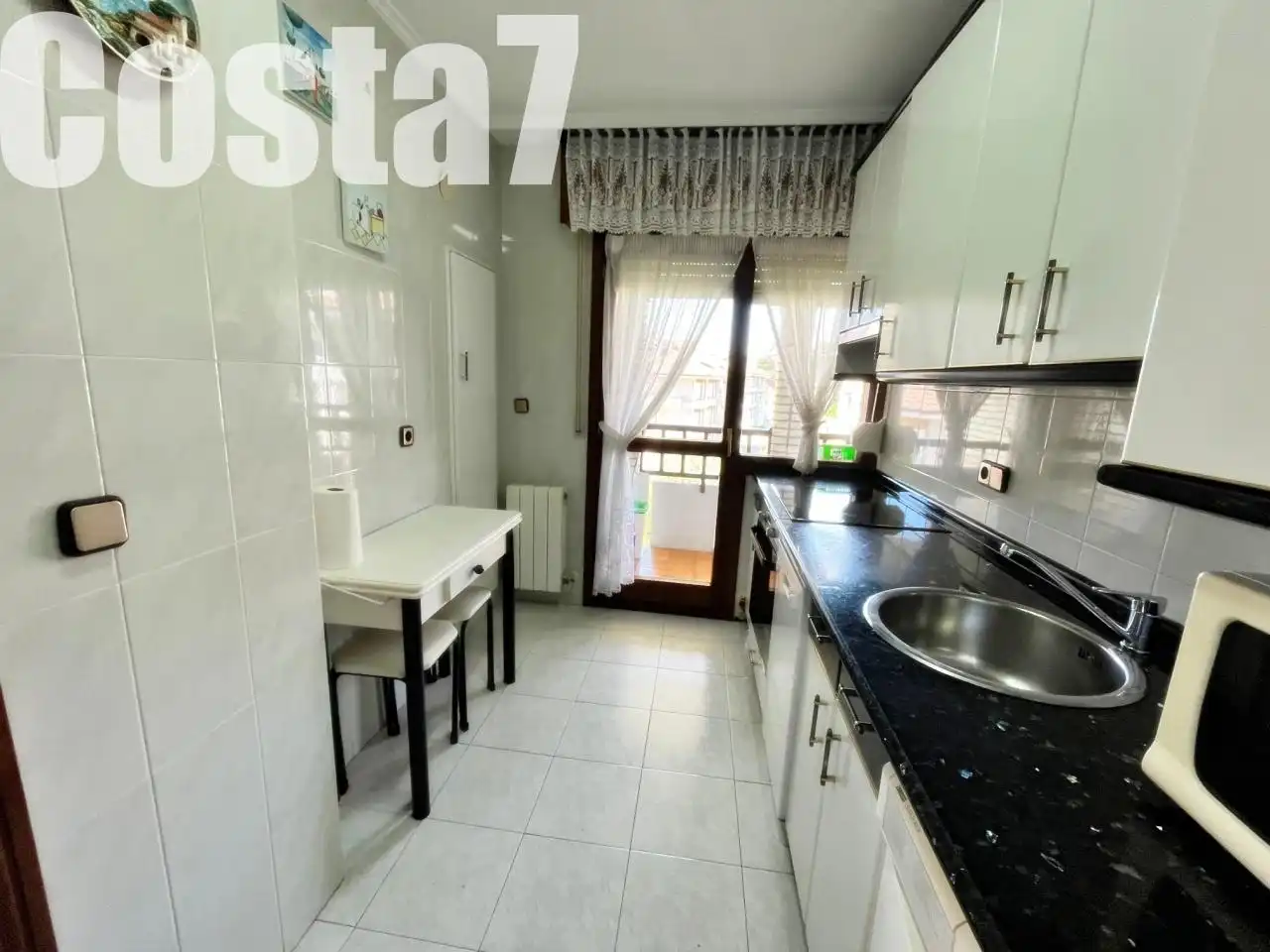 Cocina de Piso en venta en Noja con Terraza, Amueblado y Piscina comunitaria