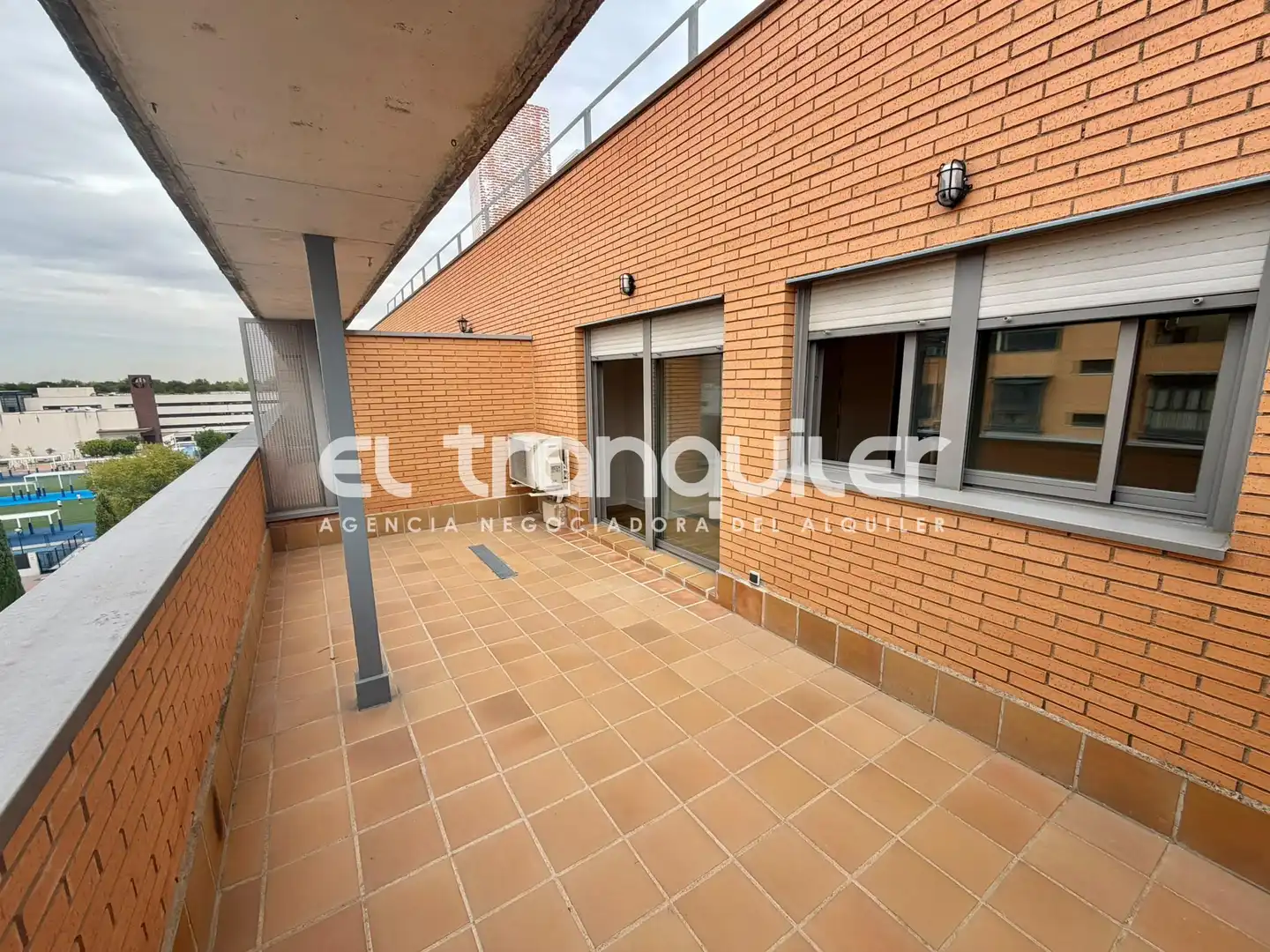 Terrasse von Dachboden zur Miete in Hortaleza
