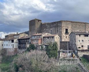 Vista exterior de Casa adosada en venda en Santa Pau amb Terrassa