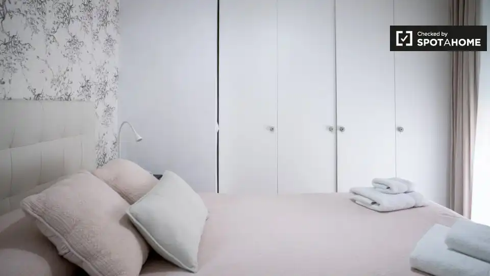 Bedroom of Flat for rent in Valencia  with Air Conditioner, Heating and Furnished