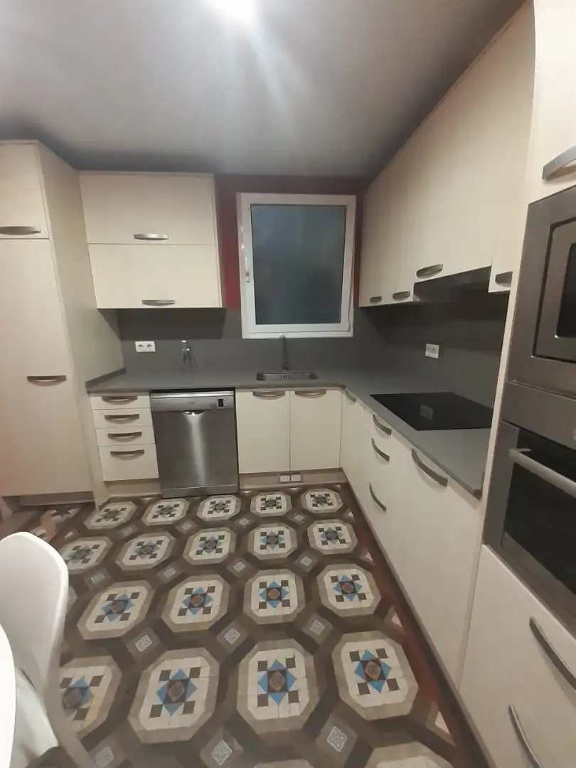 Cuina de Pis en venda en Barcelona amb Calefacció, Jardí privat i Parquet