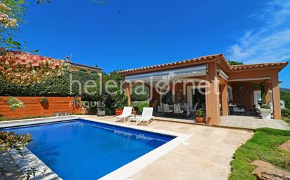 Exterior view of House or chalet for sale in Sant Feliu de Guíxols  with Air Conditioner, Terrace and Swimming Pool