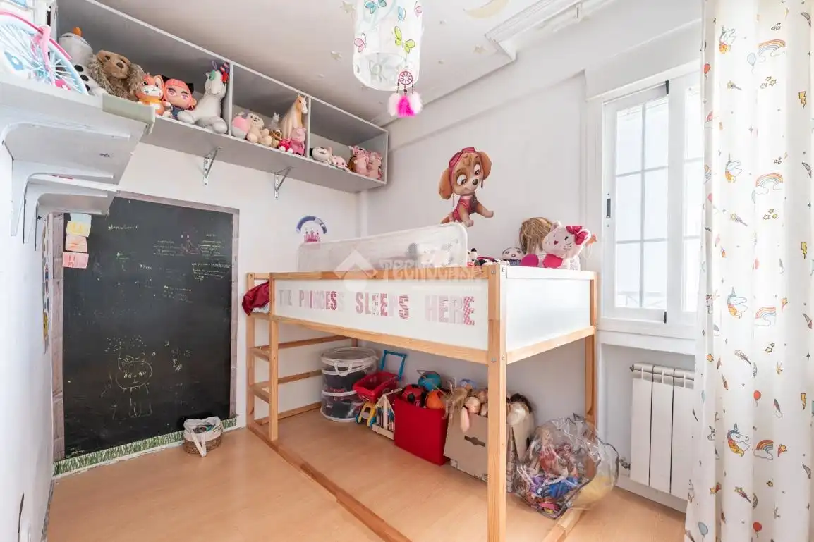 Bedroom of Flat for sale in Madrid  with Air Conditioner and Heating