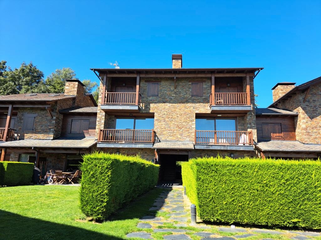 Exterior view of Single-family semi-detached for sale in Guils de Cerdanya  with Heating, Parquet flooring and Terrace