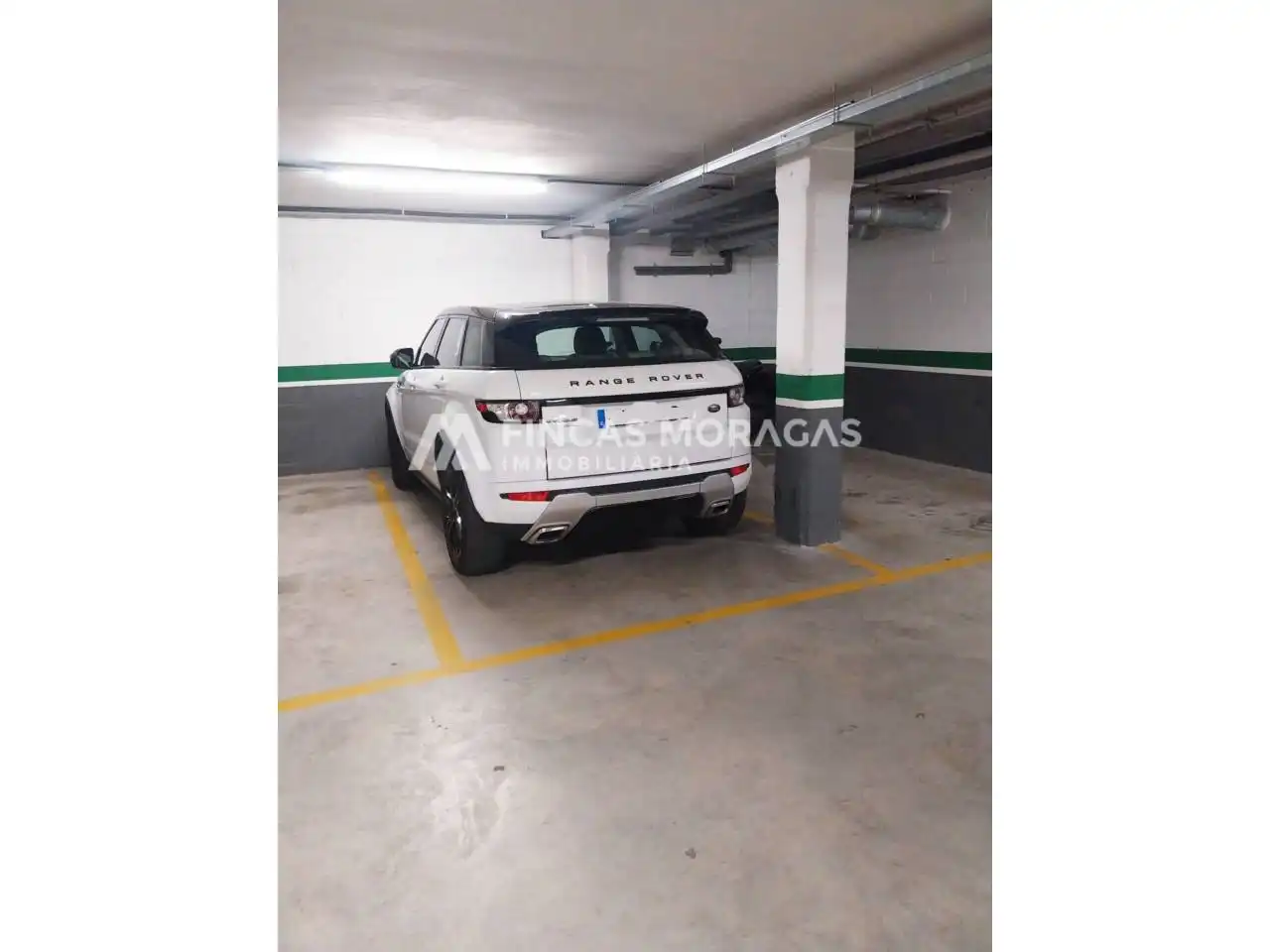 Aparcament de Garatge en venda en Sant Cugat del Vallès amb Alarma