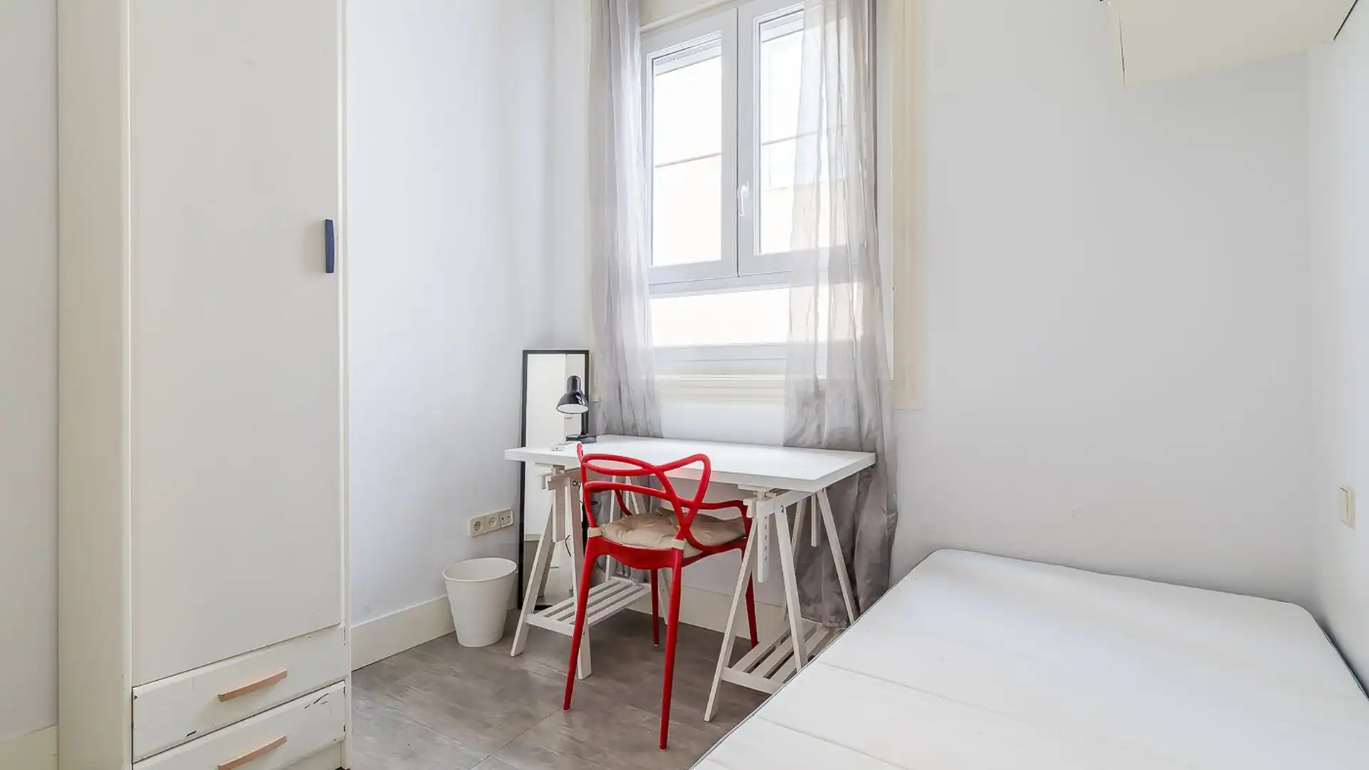 Bedroom of Flat for rent in Madrid