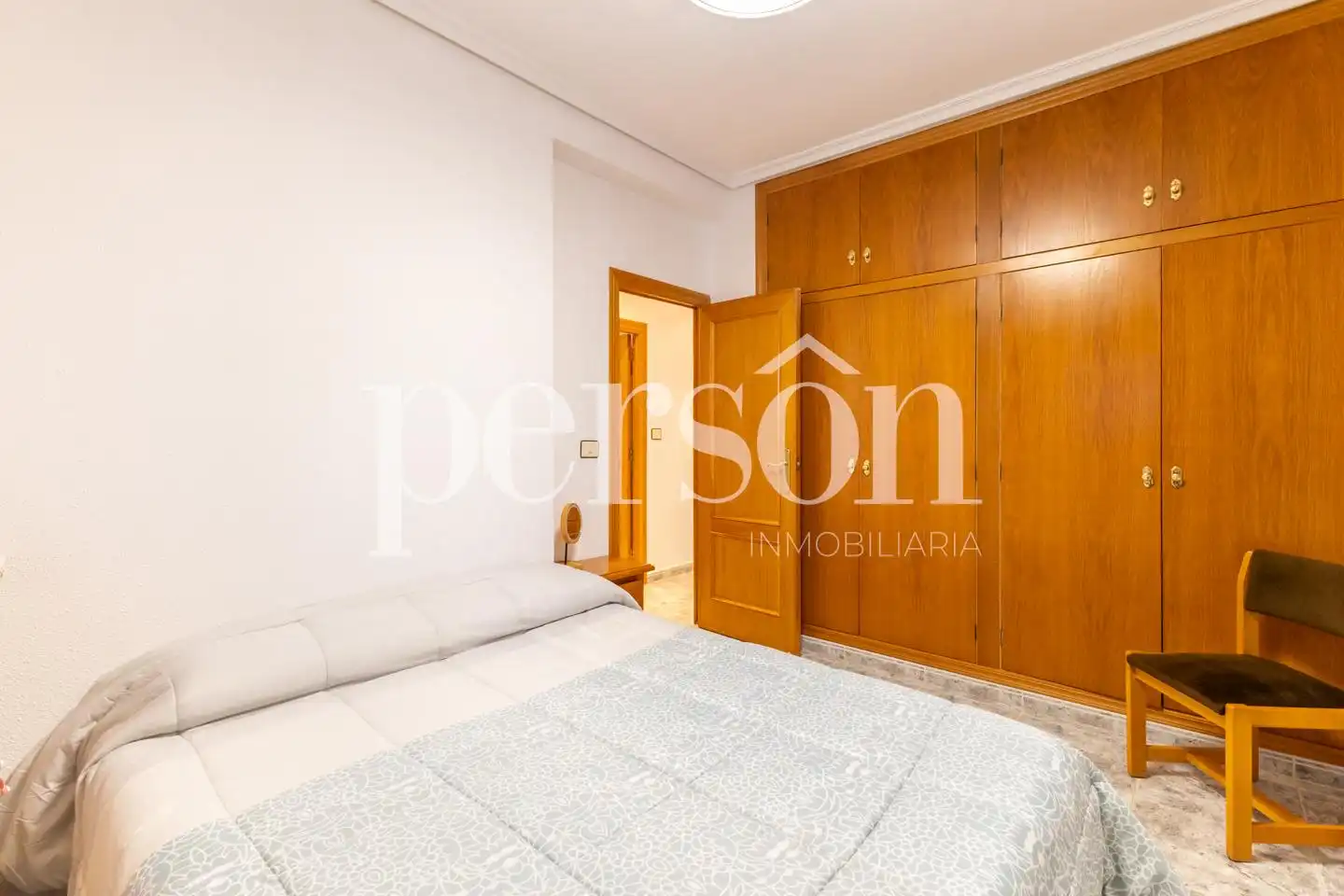 Dormitori de Casa o xalet en venda en La Pobla de Vallbona amb Aire condicionat, Calefacció i Terrassa