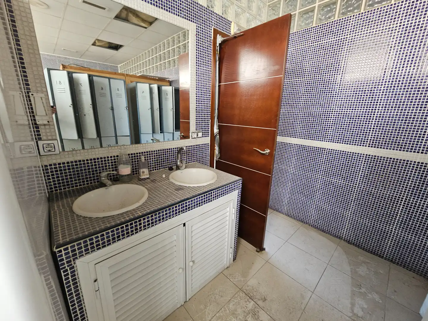 Local de alquiler en Calle Andrés Molina Moles, 26, La Algaba