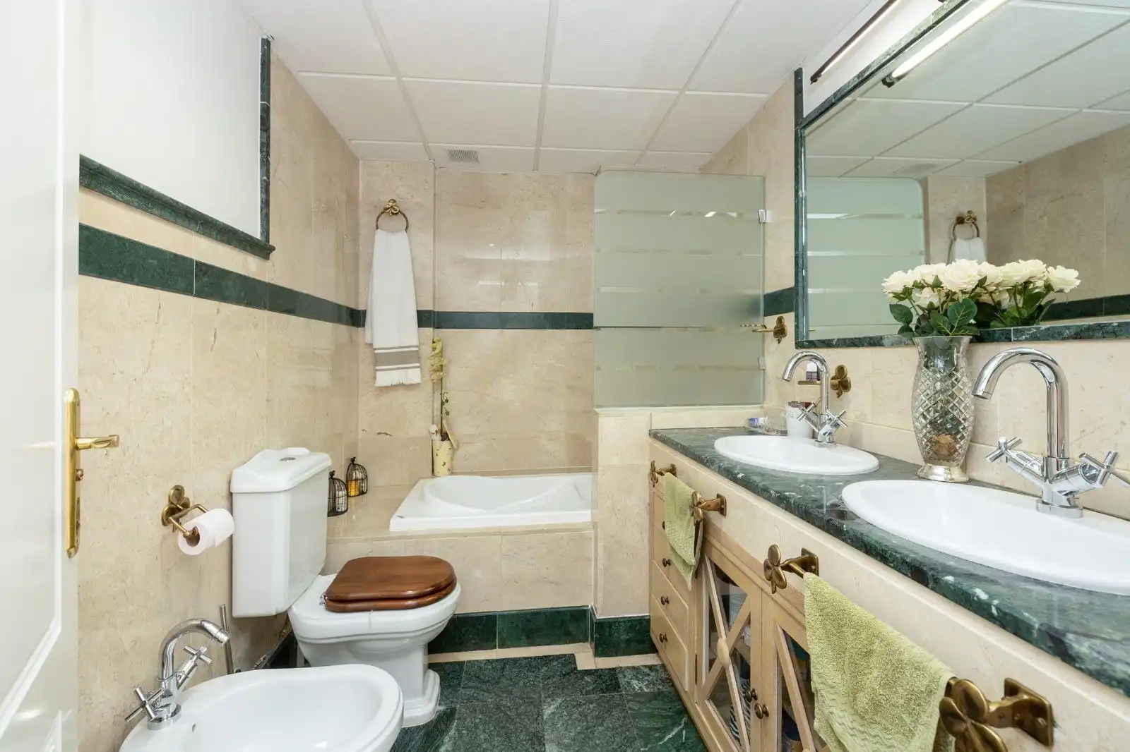 Bathroom of Detached homes for sale in Granada  with Air Conditioner, Heating and Terrace
