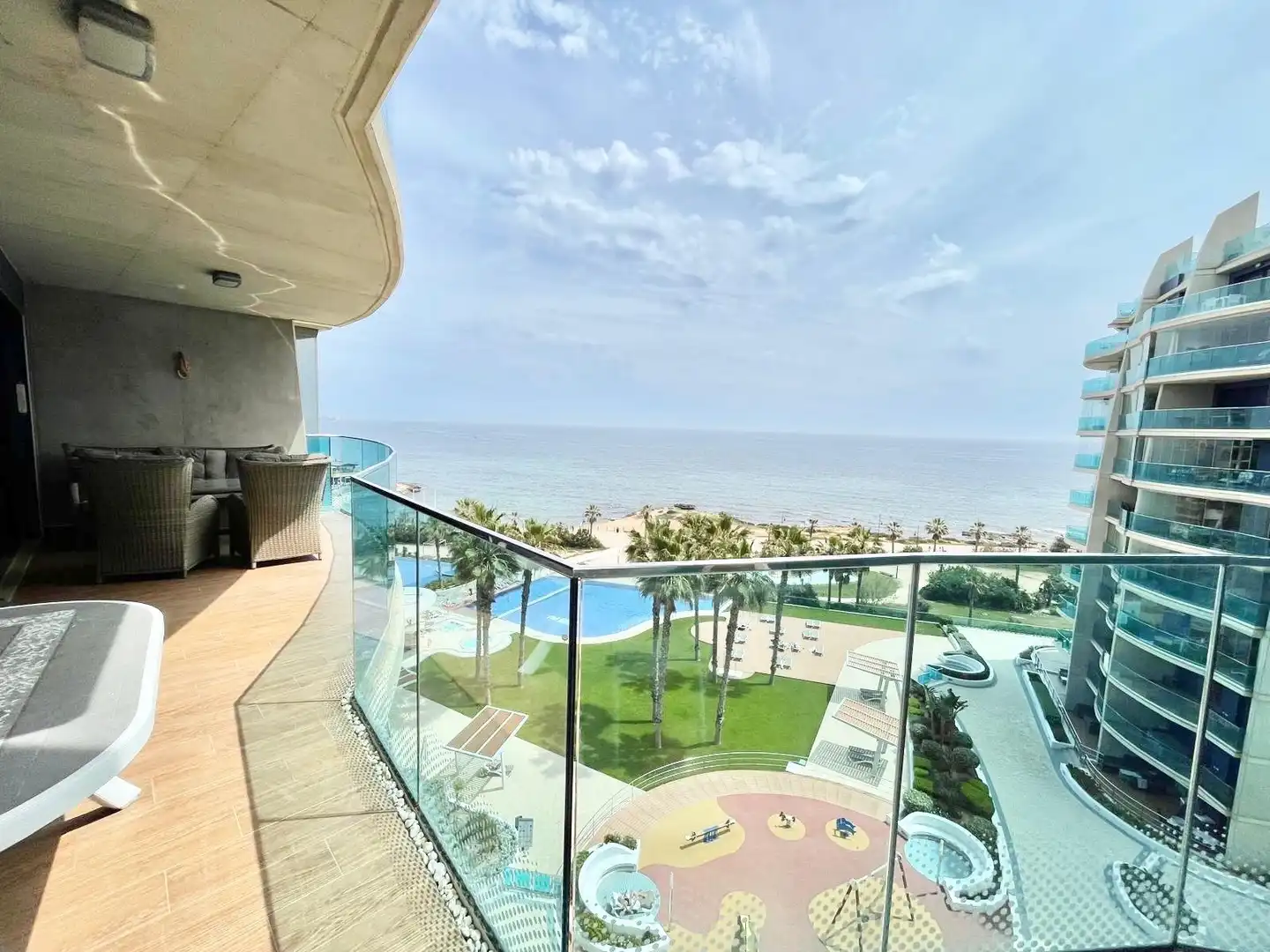 Apartament amb terrassa de lloguer a Playa del Acequión, Náufragos y Rocío del Mar