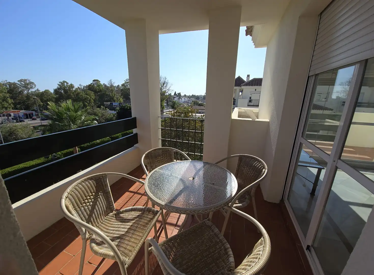 Terrasse von Dachboden zur Miete in Marbella mit Klimaanlage, Terrasse und Möbliert
