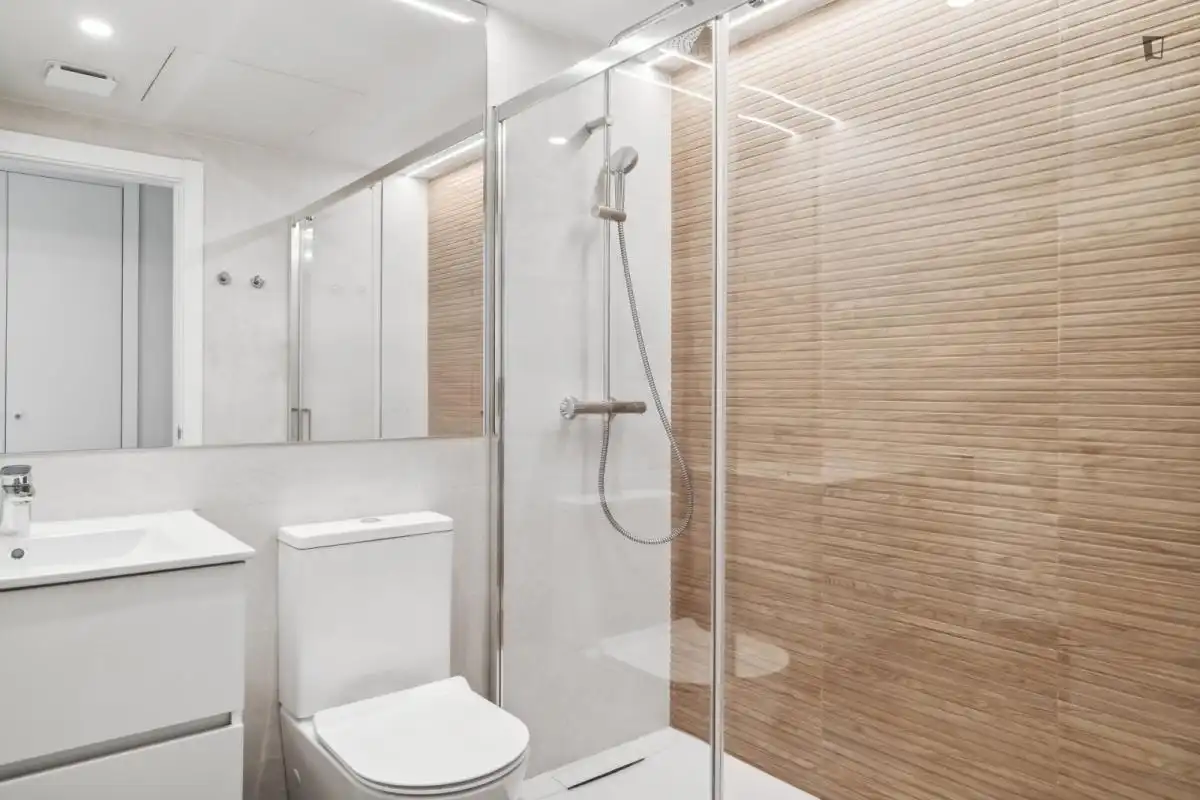 Baño de Piso de alquiler en Madrid con Aire acondicionado, Amueblado y Internet