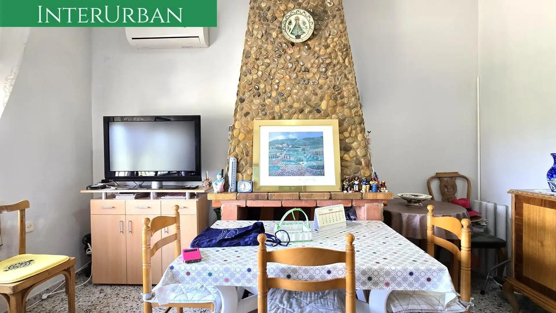 Sala de estar de Casa o chalet en venta en Casinos con Aire acondicionado, Calefacción y Jardín privado