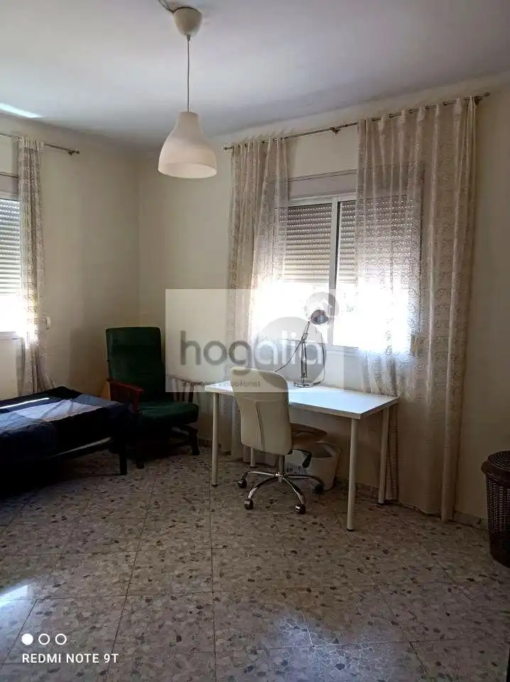 Habitación de Piso de alquiler en Sevilla con Aire acondicionado y Amueblado