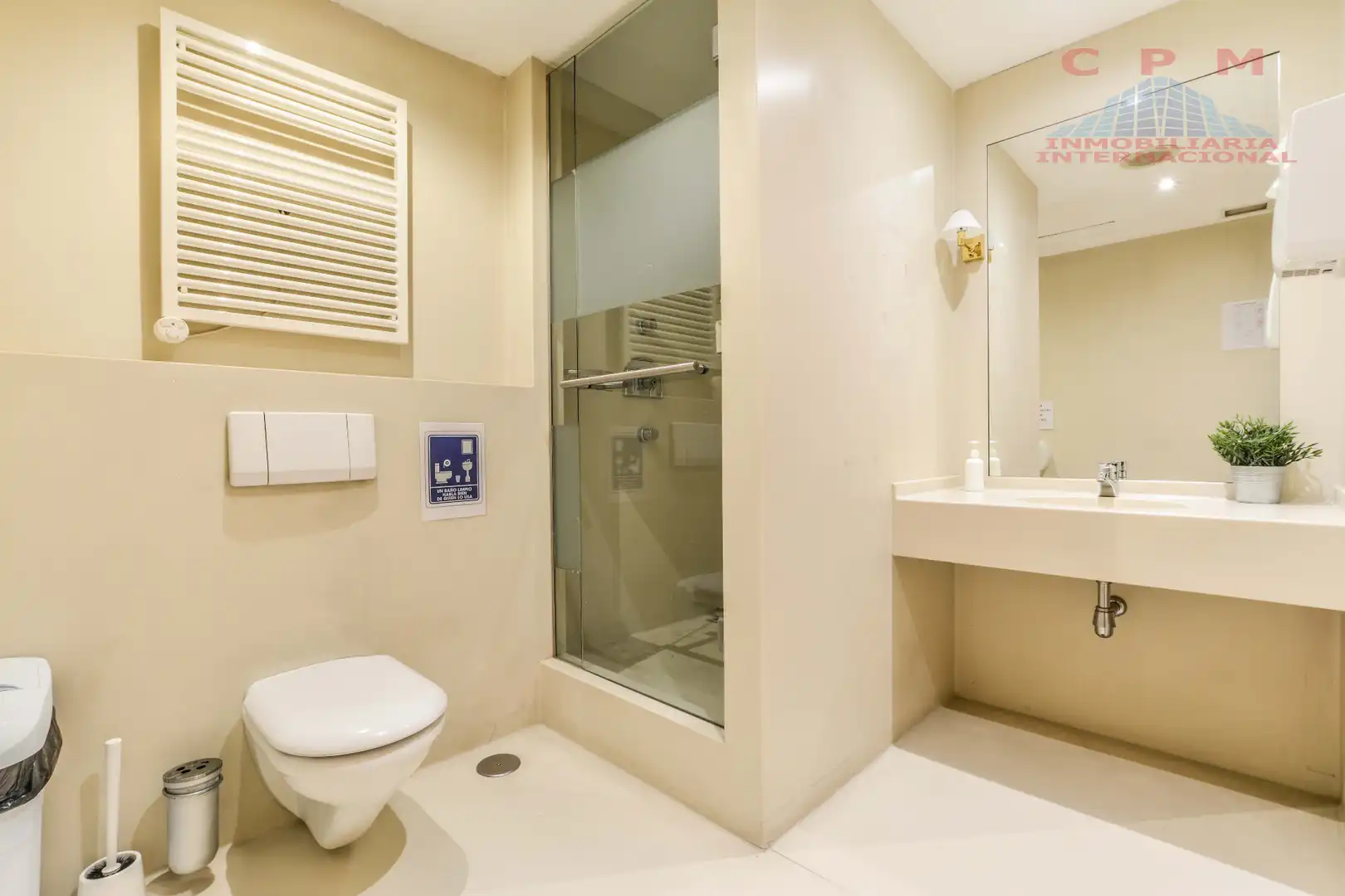 Bathroom of Office for rent in Madrid  with Air Conditioner, Heating and Furnished