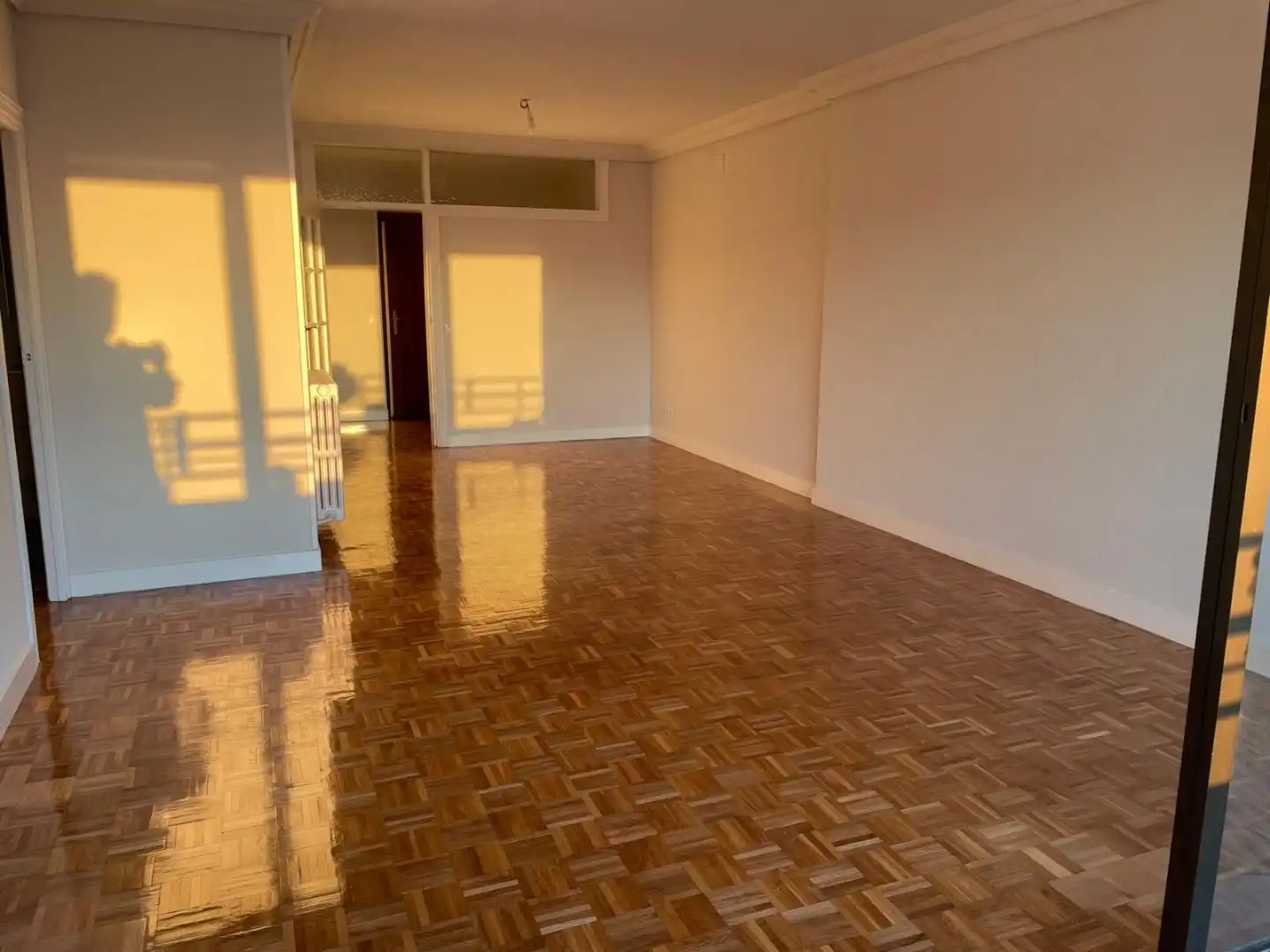 Living room of Flat for rent in Madrid  with Air Conditioner, Heating and Parquet flooring