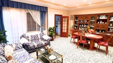 Amplia vivienda en Burjassot con doble terraza, garaje y trastero, imatge 3