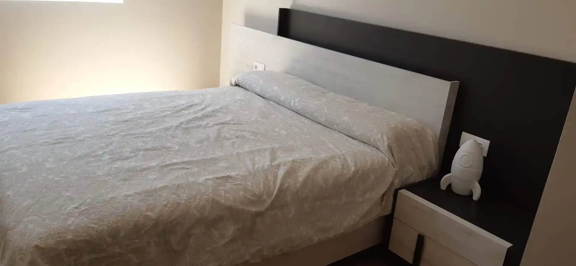 Dormitori de Àtic en venda en Pontevedra Capital  amb Aire condicionat