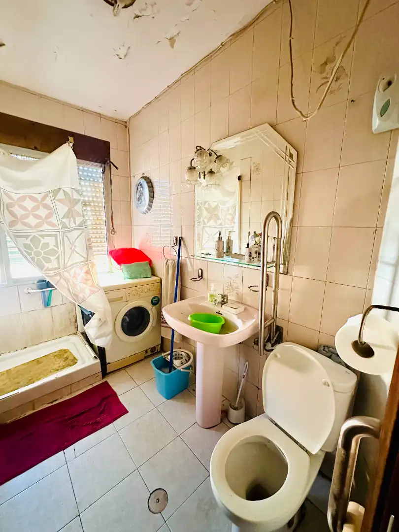 Bathroom of Flat for sale in Madrid  with Heating