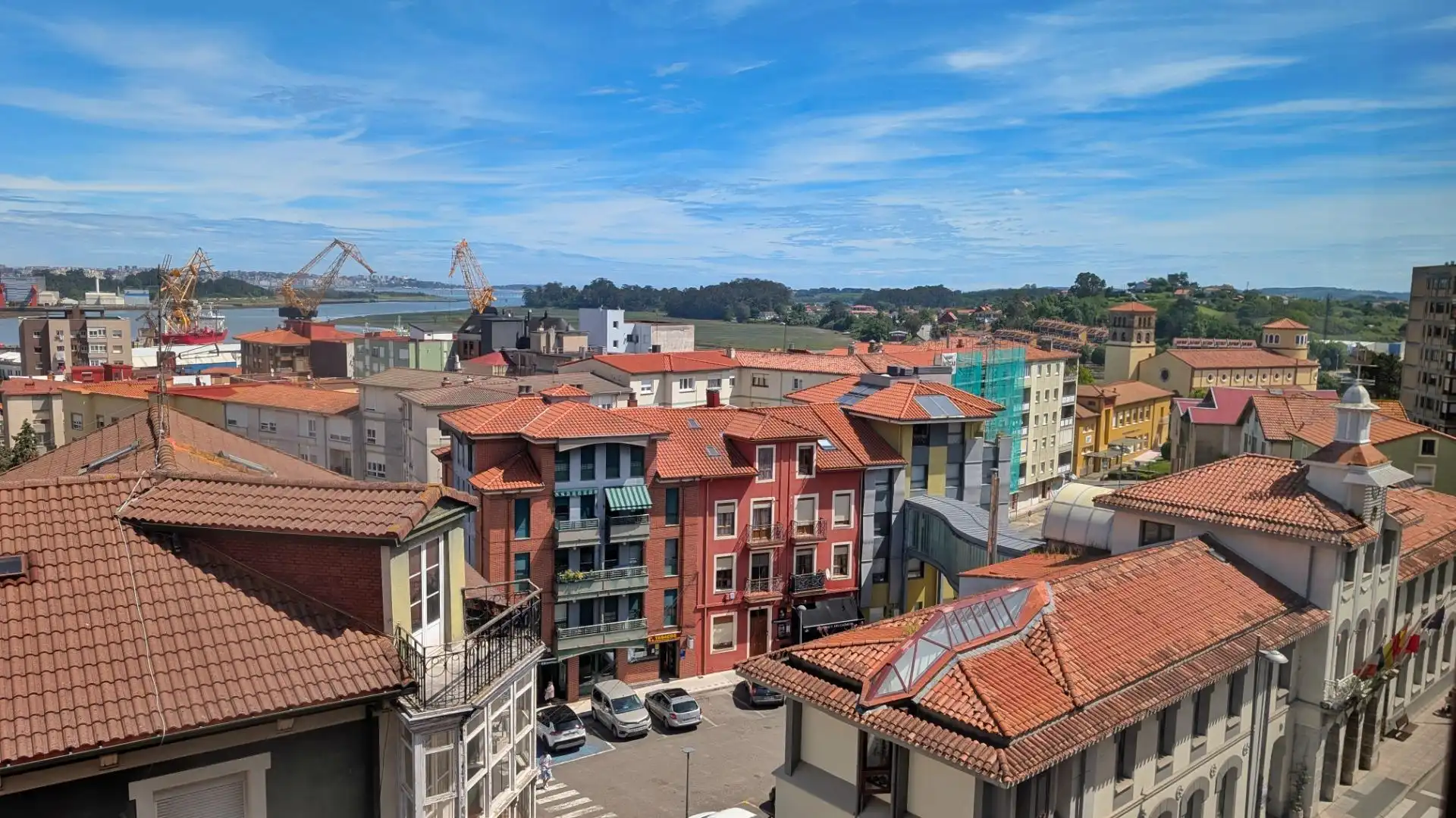 Vista exterior de Dúplex en venta en El Astillero   con Calefacción, Terraza y Trastero