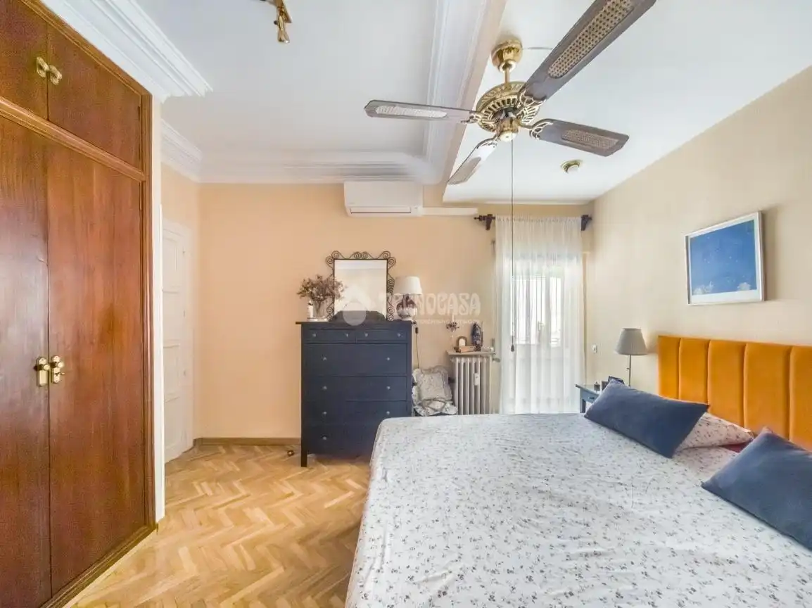 Schlafzimmer von Wohnung zum Verkauf in Madrid mit Klimaanlage, Heizung und Terrasse